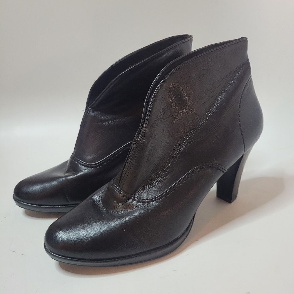 Liz Claiborne Black Leather Bonnie Heeled Boots - Picture 10 of 16